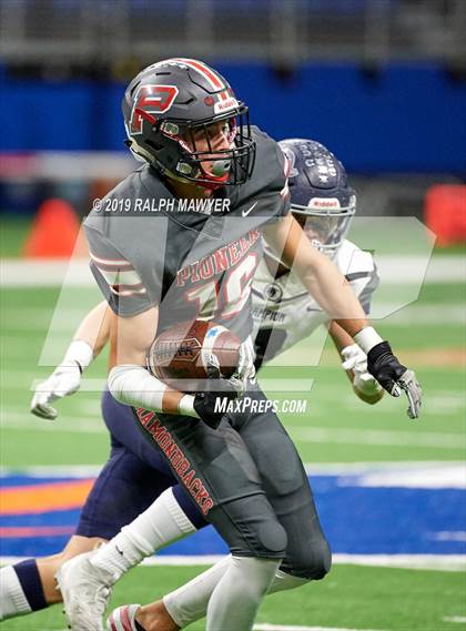 Thumbnail 3 in Sharyland vs. Boerne-Champion (UIL 5A Regional Playoff) photogallery.