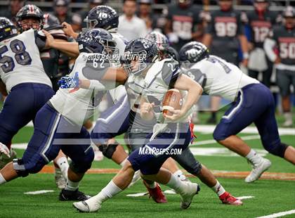 Thumbnail 2 in Sharyland vs. Boerne-Champion (UIL 5A Regional Playoff) photogallery.