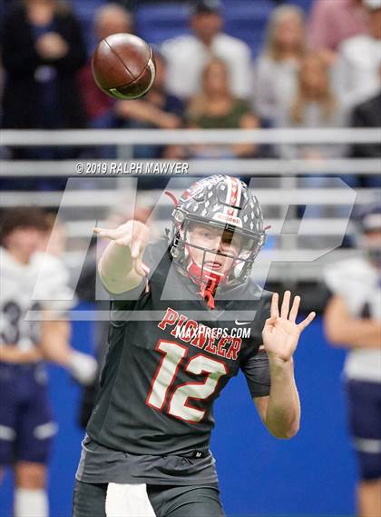 Thumbnail 2 in Sharyland vs. Boerne-Champion (UIL 5A Regional Playoff) photogallery.