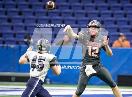 Thumbnail 3 in Sharyland vs. Boerne-Champion (UIL 5A Regional Playoff) photogallery.