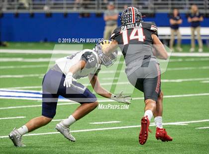 Thumbnail 3 in Sharyland vs. Boerne-Champion (UIL 5A Regional Playoff) photogallery.