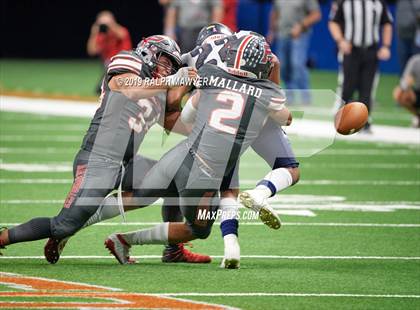 Thumbnail 1 in Sharyland vs. Boerne-Champion (UIL 5A Regional Playoff) photogallery.