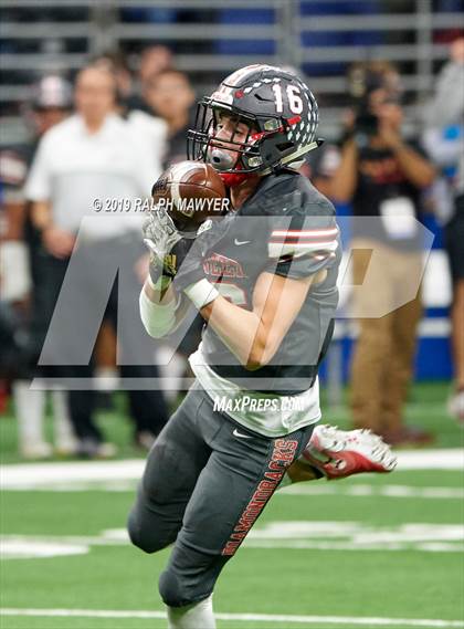 Thumbnail 2 in Sharyland vs. Boerne-Champion (UIL 5A Regional Playoff) photogallery.