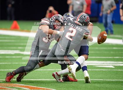 Thumbnail 3 in Sharyland vs. Boerne-Champion (UIL 5A Regional Playoff) photogallery.