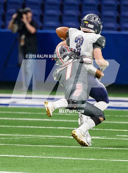 Thumbnail 3 in Sharyland vs. Boerne-Champion (UIL 5A Regional Playoff) photogallery.