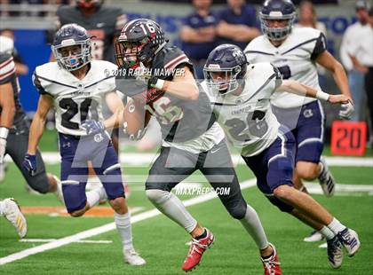 Thumbnail 2 in Sharyland vs. Boerne-Champion (UIL 5A Regional Playoff) photogallery.