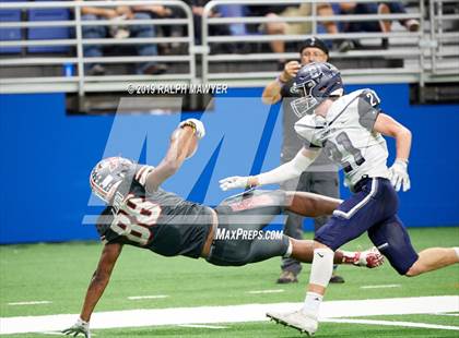 Thumbnail 2 in Sharyland vs. Boerne-Champion (UIL 5A Regional Playoff) photogallery.