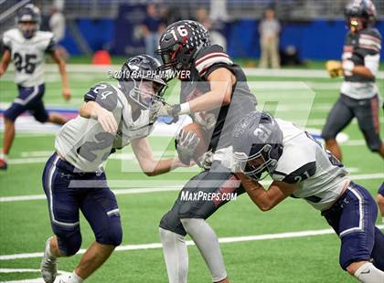 Thumbnail 3 in Sharyland vs. Boerne-Champion (UIL 5A Regional Playoff) photogallery.