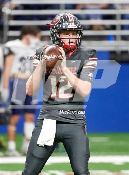 Thumbnail 3 in Sharyland vs. Boerne-Champion (UIL 5A Regional Playoff) photogallery.
