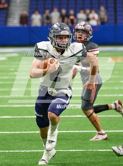 Thumbnail 3 in Sharyland vs. Boerne-Champion (UIL 5A Regional Playoff) photogallery.