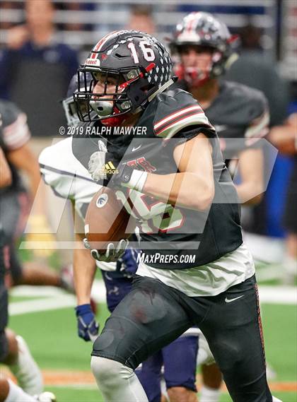Thumbnail 3 in Sharyland vs. Boerne-Champion (UIL 5A Regional Playoff) photogallery.