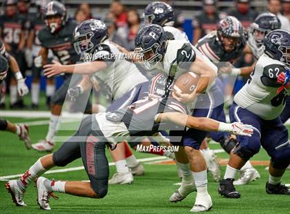 Thumbnail 3 in Sharyland vs. Boerne-Champion (UIL 5A Regional Playoff) photogallery.