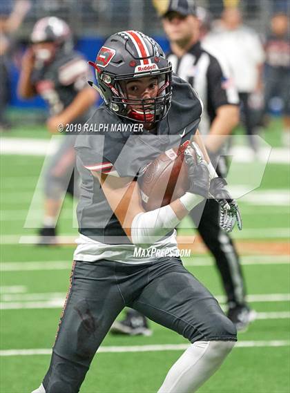 Thumbnail 3 in Sharyland vs. Boerne-Champion (UIL 5A Regional Playoff) photogallery.