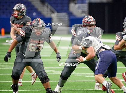 Thumbnail 3 in Sharyland vs. Boerne-Champion (UIL 5A Regional Playoff) photogallery.