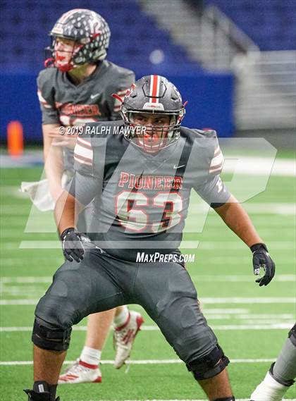 Thumbnail 1 in Sharyland vs. Boerne-Champion (UIL 5A Regional Playoff) photogallery.