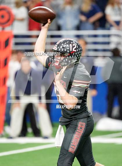 Thumbnail 2 in Sharyland vs. Boerne-Champion (UIL 5A Regional Playoff) photogallery.