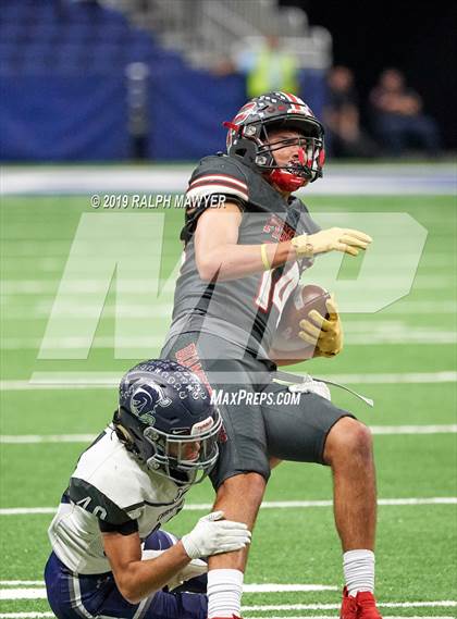 Thumbnail 3 in Sharyland vs. Boerne-Champion (UIL 5A Regional Playoff) photogallery.
