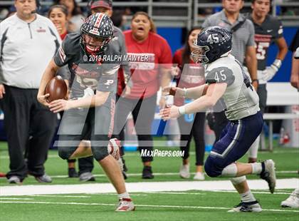 Thumbnail 3 in Sharyland vs. Boerne-Champion (UIL 5A Regional Playoff) photogallery.