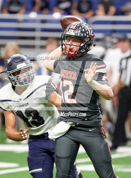 Thumbnail 3 in Sharyland vs. Boerne-Champion (UIL 5A Regional Playoff) photogallery.