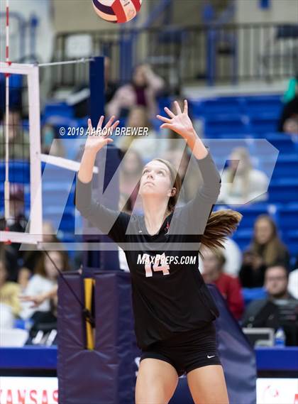 Thumbnail 2 in Jonesboro vs. Benton (AAA 5A Championship) photogallery.