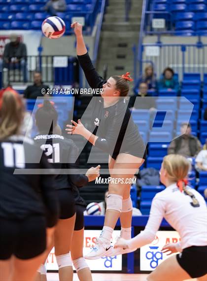 Thumbnail 2 in Jonesboro vs. Benton (AAA 5A Championship) photogallery.