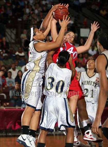 Thumbnail 2 in Dulles vs. Nimitz (Texas 5A Region 3 Semifinal) photogallery.
