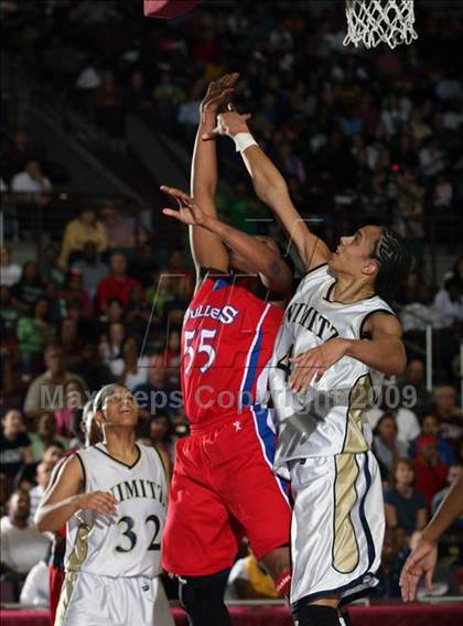 Thumbnail 3 in Dulles vs. Nimitz (Texas 5A Region 3 Semifinal) photogallery.