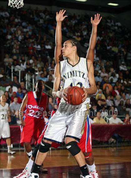 Thumbnail 1 in Dulles vs. Nimitz (Texas 5A Region 3 Semifinal) photogallery.