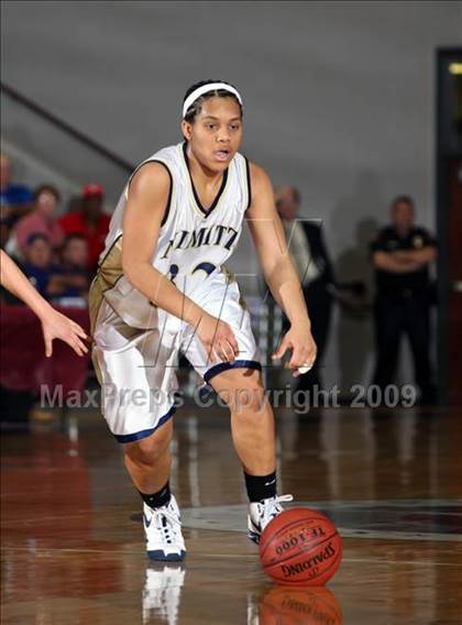 Thumbnail 3 in Dulles vs. Nimitz (Texas 5A Region 3 Semifinal) photogallery.