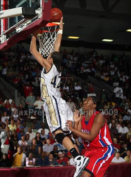 Thumbnail 2 in Dulles vs. Nimitz (Texas 5A Region 3 Semifinal) photogallery.