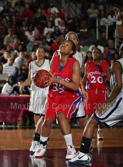 Thumbnail 3 in Dulles vs. Nimitz (Texas 5A Region 3 Semifinal) photogallery.