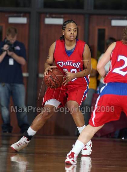 Thumbnail 2 in Dulles vs. Nimitz (Texas 5A Region 3 Semifinal) photogallery.