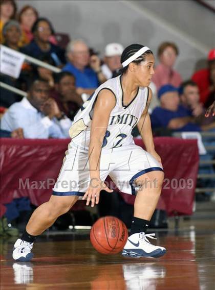 Thumbnail 2 in Dulles vs. Nimitz (Texas 5A Region 3 Semifinal) photogallery.
