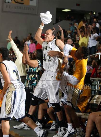 Thumbnail 3 in Dulles vs. Nimitz (Texas 5A Region 3 Semifinal) photogallery.