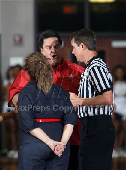 Thumbnail 1 in Dulles vs. Nimitz (Texas 5A Region 3 Semifinal) photogallery.