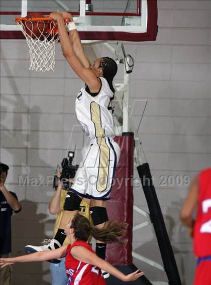 Thumbnail 3 in Dulles vs. Nimitz (Texas 5A Region 3 Semifinal) photogallery.