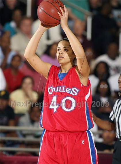 Thumbnail 2 in Dulles vs. Nimitz (Texas 5A Region 3 Semifinal) photogallery.