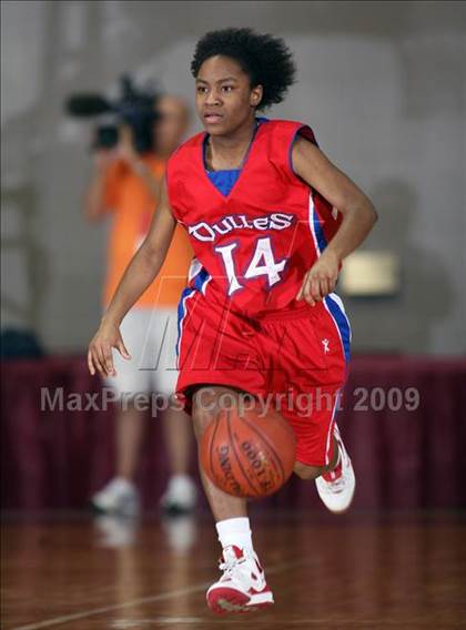 Thumbnail 2 in Dulles vs. Nimitz (Texas 5A Region 3 Semifinal) photogallery.