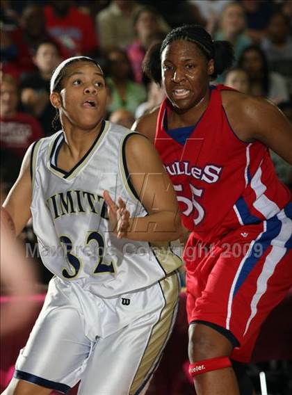 Thumbnail 2 in Dulles vs. Nimitz (Texas 5A Region 3 Semifinal) photogallery.