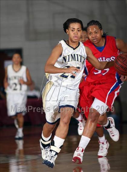 Thumbnail 1 in Dulles vs. Nimitz (Texas 5A Region 3 Semifinal) photogallery.