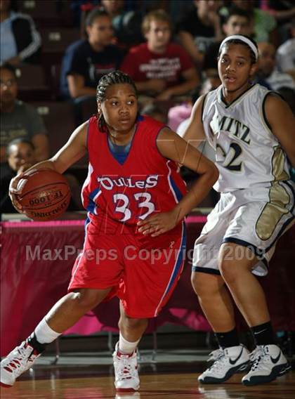 Thumbnail 2 in Dulles vs. Nimitz (Texas 5A Region 3 Semifinal) photogallery.