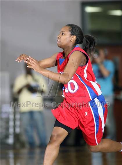 Thumbnail 3 in Dulles vs. Nimitz (Texas 5A Region 3 Semifinal) photogallery.