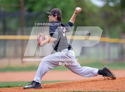 Thumbnail 2 in Kingfisher vs Tuttle photogallery.