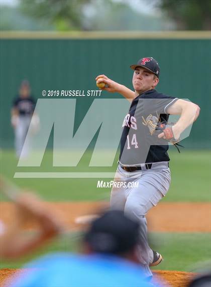 Thumbnail 3 in Kingfisher vs Tuttle photogallery.