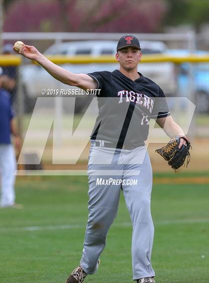 Thumbnail 1 in Kingfisher vs Tuttle photogallery.