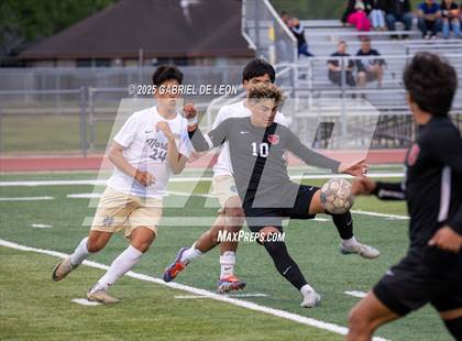 Thumbnail 3 in Harlingen vs. Edinburg North (Bi-District) photogallery.