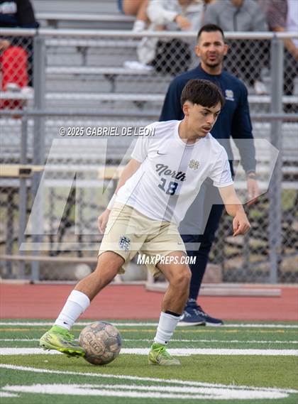 Thumbnail 2 in Harlingen vs. Edinburg North (Bi-District) photogallery.