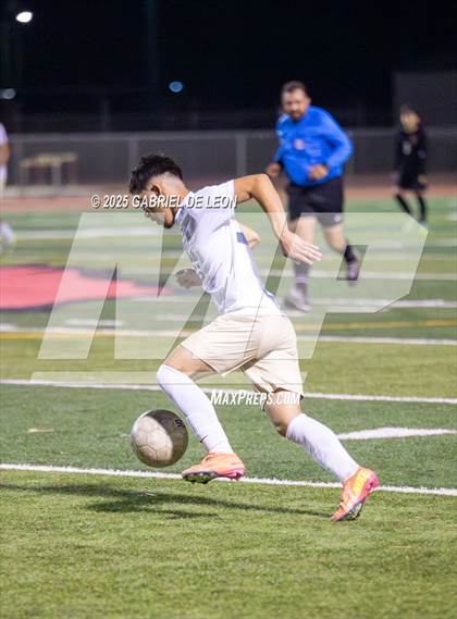 Thumbnail 2 in Harlingen vs. Edinburg North (Bi-District) photogallery.