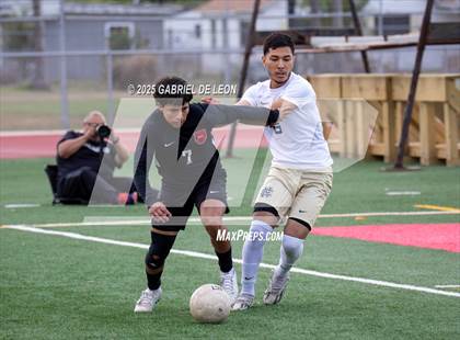 Thumbnail 2 in Harlingen vs. Edinburg North (Bi-District) photogallery.