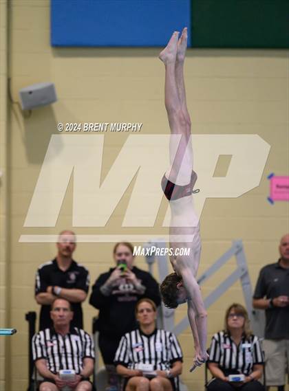 Thumbnail 2 in CHSAA 4A Boys Diving - State Championship photogallery.